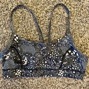 Lululemon Athletica Sports Bra Women’s Size 8 Black/White Paisley EUC